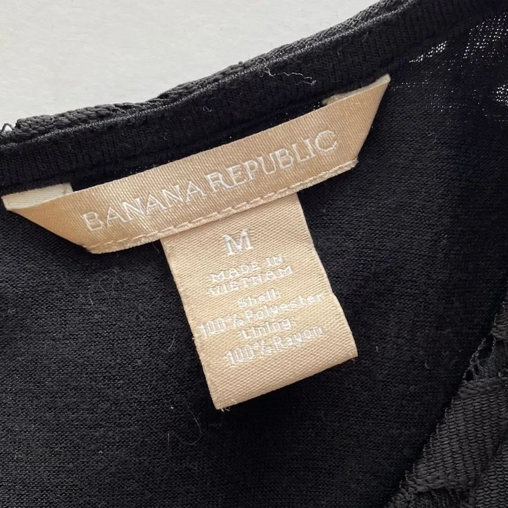 Banana republic Black Lace Tank Too size Medium - Picture 7 of 11